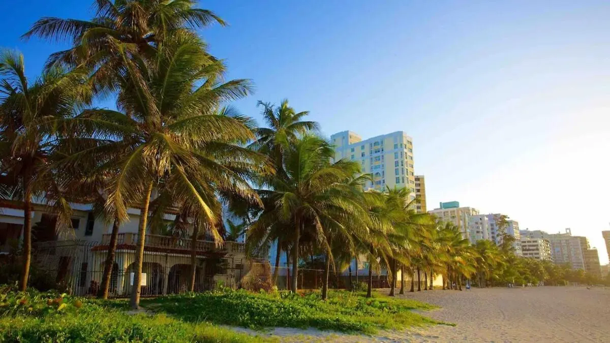 Spacious 2Br In San Juan W Parking Walk To Beach!