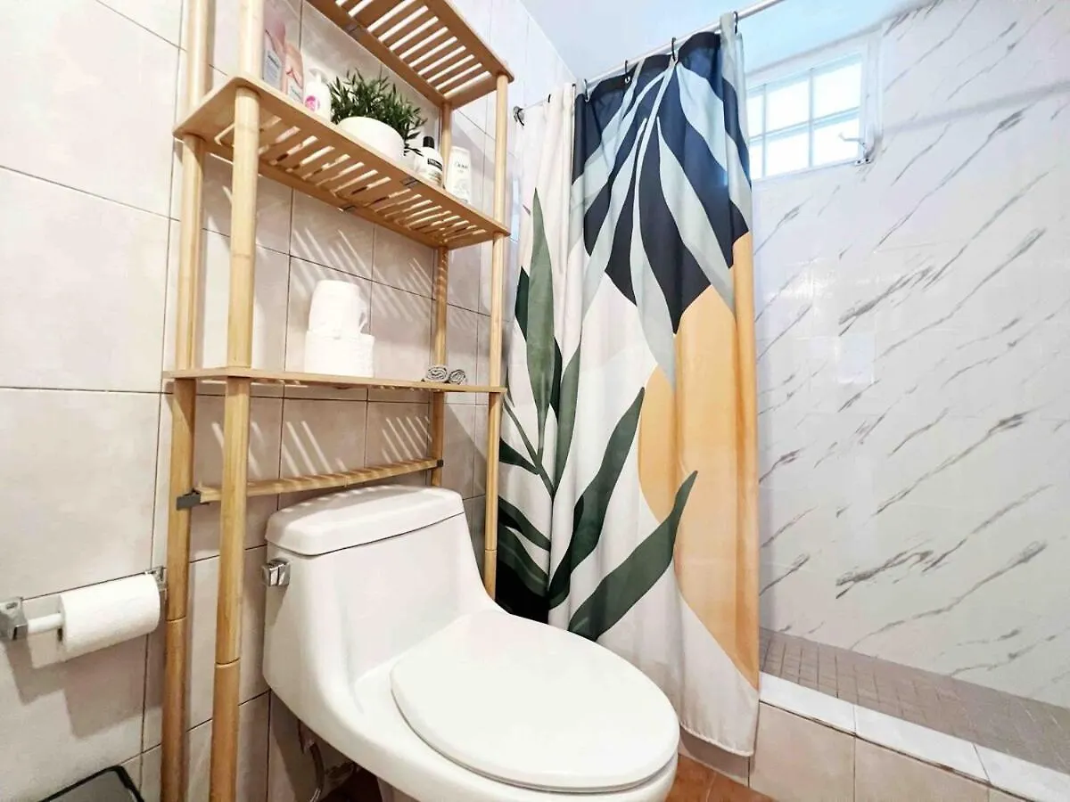 Spacious 2Br In San Juan W Parking Walk To Beach! Apartment