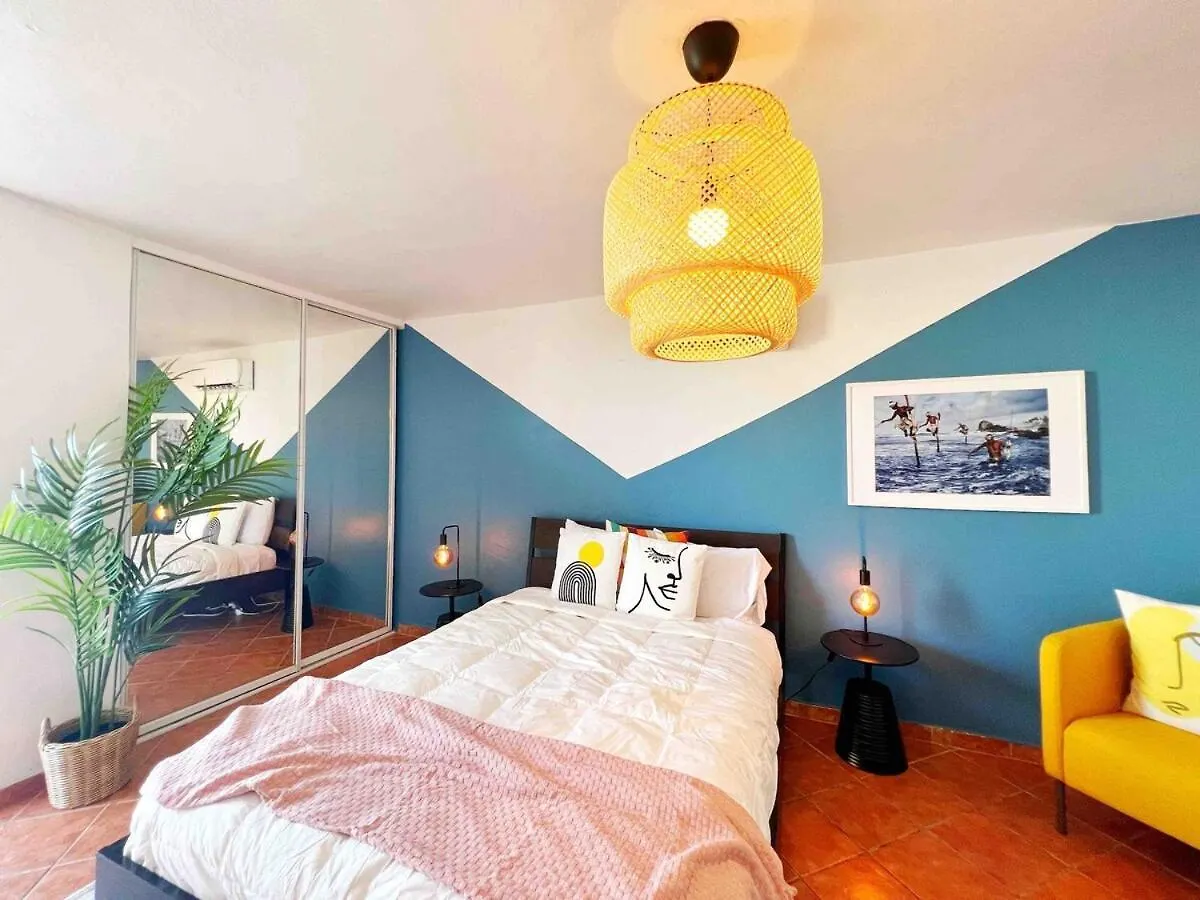 Spacious 2Br In San Juan W Parking Walk To Beach! Apartment
