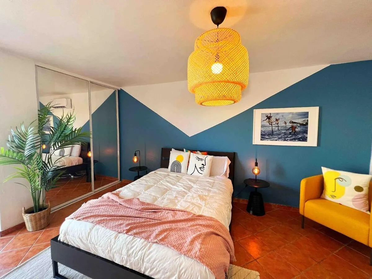 Spacious 2Br In San Juan W Parking Walk To Beach!